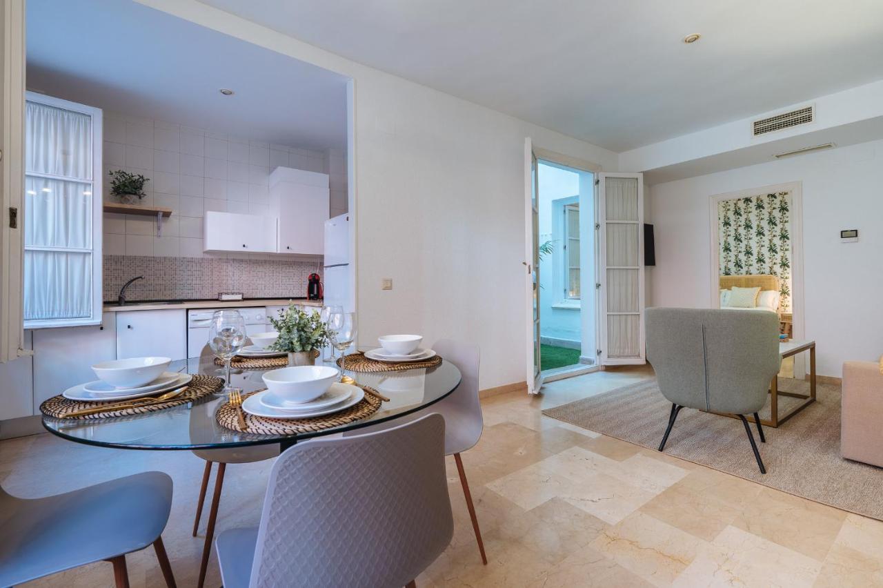 Lirio Suite Apartment - Private Parking Included Sevilla Eksteriør billede