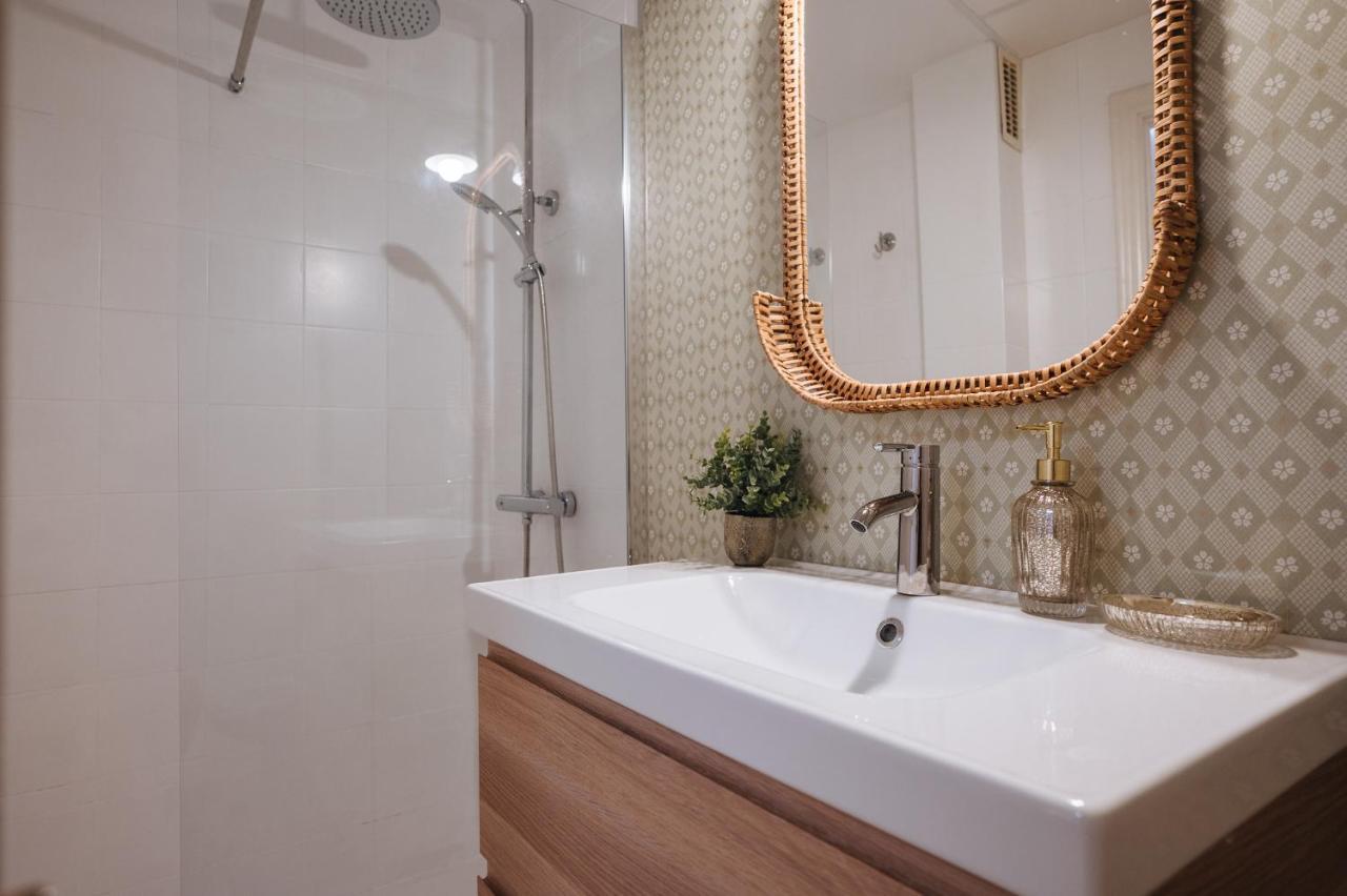 Lirio Suite Apartment - Private Parking Included Sevilla Eksteriør billede